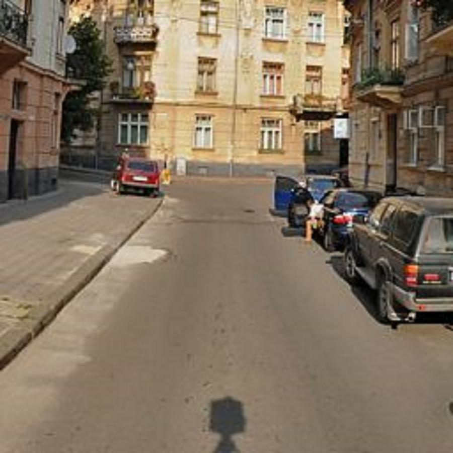 Апартаменти Вул Кониського 5 На 6 Осіб Біля Медичного Університету Lviv Buitenkant foto